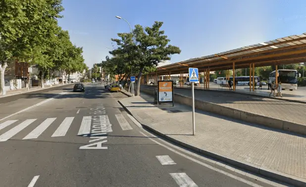 Publicidad exterior en la Plaça Canal y la Avinguda de Bernat Calbó, Reus Publicidad exterior en la Plaça Canal y la Avinguda de Bernat Calbó, Reus