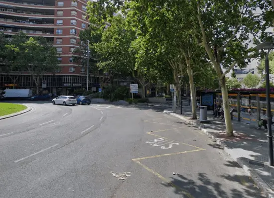 Publicidad exterior en la Plaça de les Oques y la Avinguda del Doctor Vilaseca, Reus Publicidad exterior en la Plaça de les Oques y la Avinguda del Doctor Vilaseca, Reus