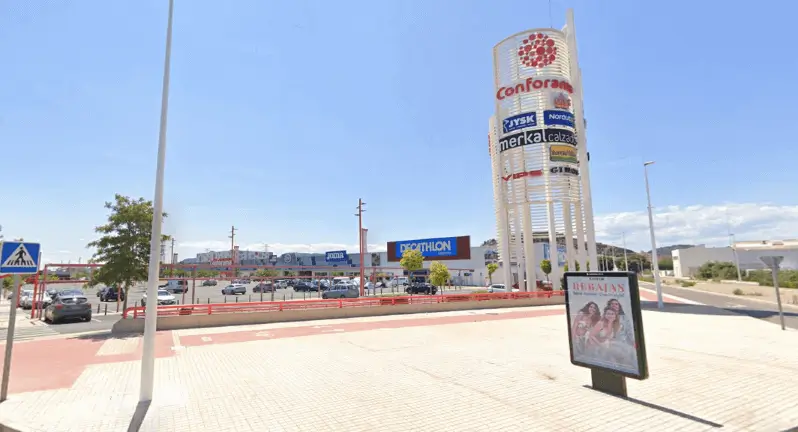 Publicidad exterior en el Centro Comercial Vidanova Parc Publicidad exterior en el Centro Comercial Vidanova Parc