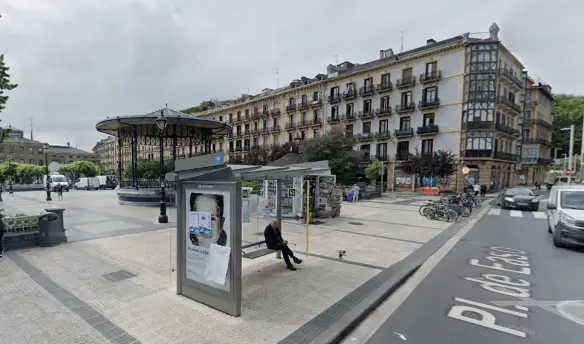 Publicidad exterior en la Plaza Easo y alrededores, San Sebastián Publicidad exterior en la Plaza Easo y alrededores, San Sebastián
