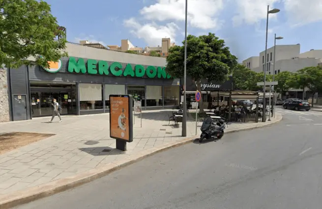 Publicidad exterior en Vicente Savall y Ciudad Deportiva Soportes en rotondas y accesos deportivos