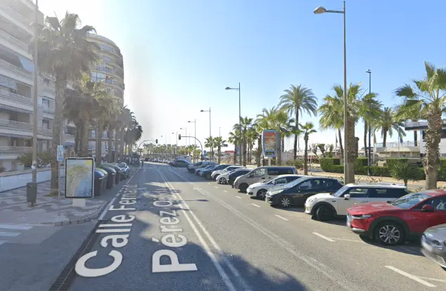 Mupis en el paseo marítimo y puerto de Santa Pola