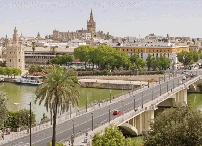 Soportes publicitarios en Los Remedios, Sevilla