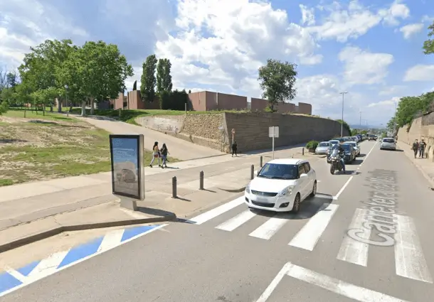 Publicidad exterior en accesos por Manlleu, N-152a y C/ Lleida Vallas y mupi en Ctra. de Manlleu, N-152a y C/ Lleida (entrada a Vic)