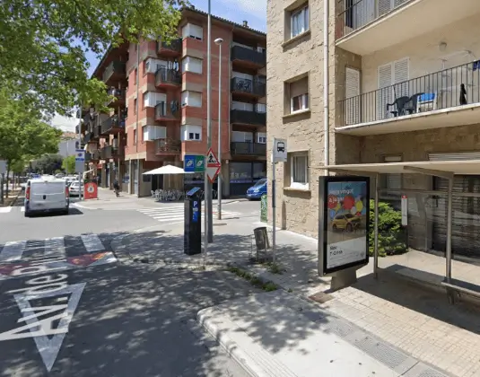 Publicidad exterior en Pare Huix, Pius XII y Sant Jaume Marquesinas en el eje Pare Huix - Pius XII - Sant Jaume