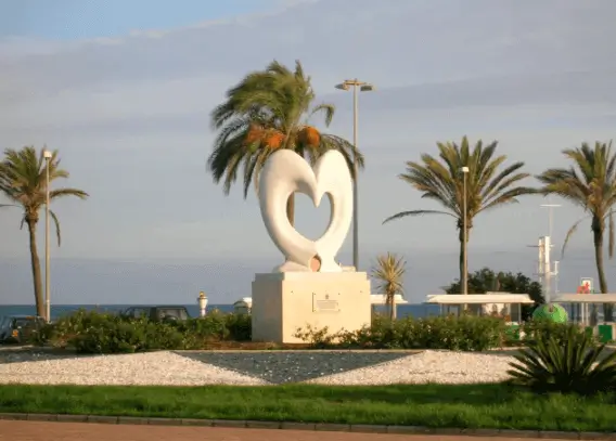 Publicidad exterior en la Rotonda del Corazón - Roquetas de Mar Publicidad exterior en la Rotonda del Corazón en Roquetas de Mar