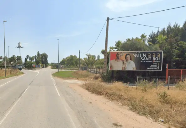 Soportes publicitarios en Camí dels Joncs y L'eramprunya en Gavà