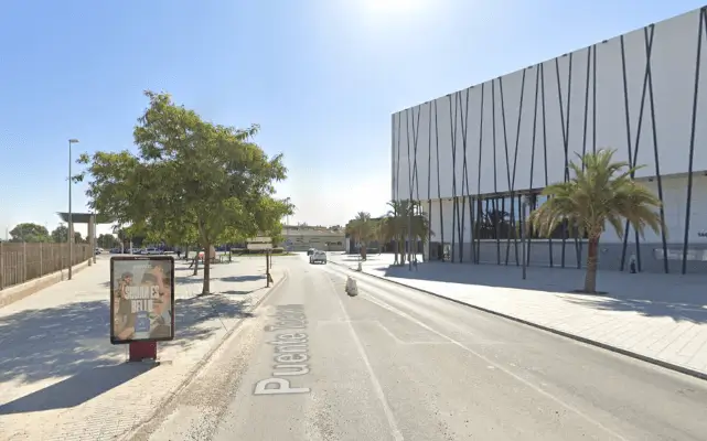 Soportes publicitarios en C/ Puente Tocinos y C/ Juan Antonio Dimas