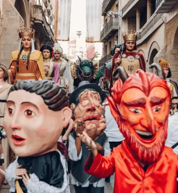 Publicidad exterior durante la Festa Major de Lleida (San Anastasio)