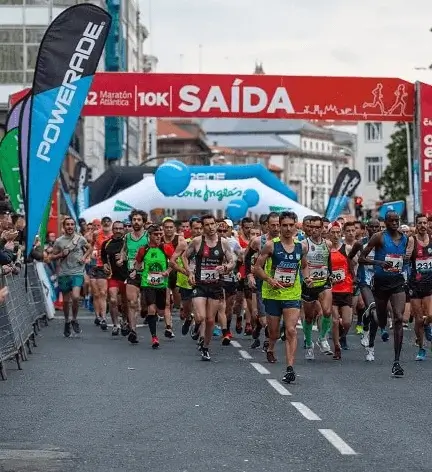 Maratón Atlántica Coruña42 Corredores en la Maratón Atlántica Coruña42