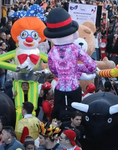 Publicidad exterior durante el Carnaval de Alcalá de Guadaíra