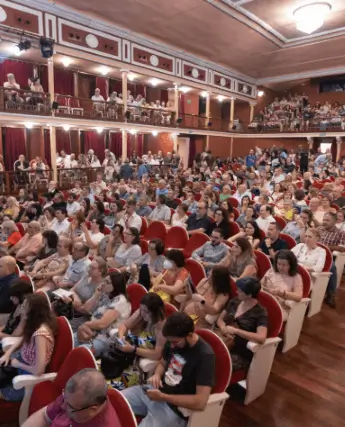 Publicidad exterior durante el Festival de Clásicos en Alcalá Publicidad exterior durante el Festival de Clásicos en Alcalá