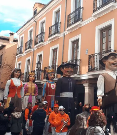 Publicidad exterior durante las Fiestas Patronales de Alcalá de Henares Publicidad exterior durante las Fiestas Patronales de Alcalá de Henares