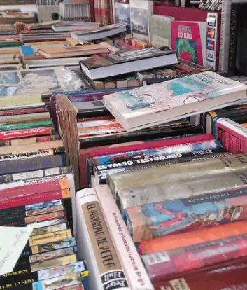 Publicidad exterior en la Feria del Libro de Alcobendas Vallas cerca del Parque de Cataluña en Alcobendas