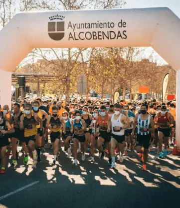 Publicidad exterior durante la San Silvestre de Alcobendas OOH en la Ciudad Deportiva Valdelasfuentes