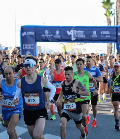 Publicidad exterior en el Maratón Internacional de Alicante Publicidad exterior durante el Maratón Internacional en Alicante