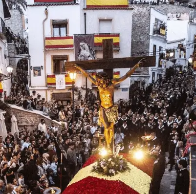 Publicidad exterior en la Semana Santa de Alicante Publicidad exterior durante la Semana Santa en Alicante