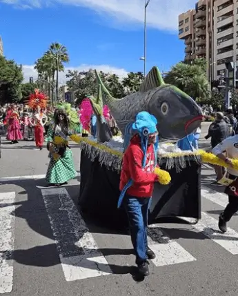 Publicidad exterior durante el Carnaval de Almería