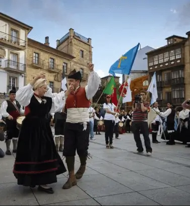 Publicidad exterior en el Festival Intercéltico de Avilés