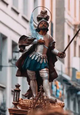 Soportes publicitarios alrededor de la Passada de Sant Anastasi y los actos del 11 de mayo en el centro de Badalona