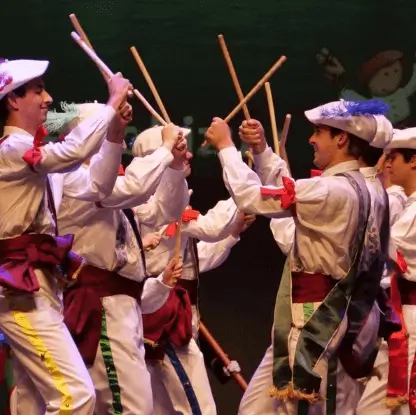 Publicidad exterior durante el Encuentro de Danzas