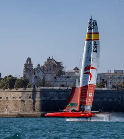 Publicidad exterior durante SailGP en Cádiz Publicidad exterior en la Bahía de Cádiz durante SailGP