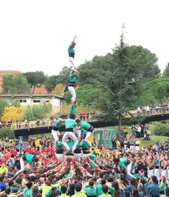 Soportes publicitarios activos durante la Festa Major de la UAB, la gran cita estudiantil del campus de Bellaterra