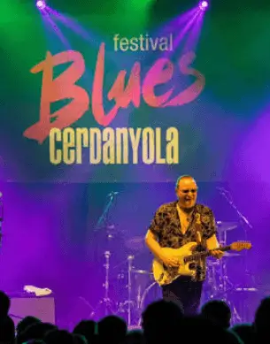 Soportes publicitarios activos durante el Festival Internacional de Blues, cita musical veterana de Cerdanyola del Vallès