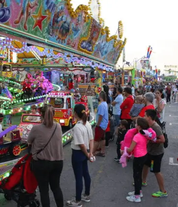 Publicidad exterior durante la Fira de Tots Sants de Dénia Publicidad exterior durante la Fira de Tots Sants de Dénia