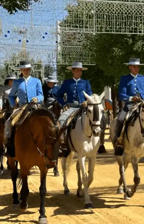 Soportes activos durante la Feria de Mayo de Dos Hermanas, Fiesta de Interés Turístico Nacional desde 1998