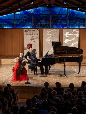 Vallas publicitarias activas durante el Festival de Música Pau Casals, en el Auditori de Sant Salvador de El Vendrell
