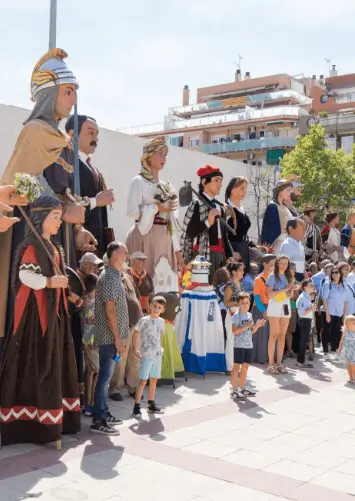 Soportes publicitarios activos durante la Festa Major de Sant Mateu, la fiesta grande de septiembre en Esplugues