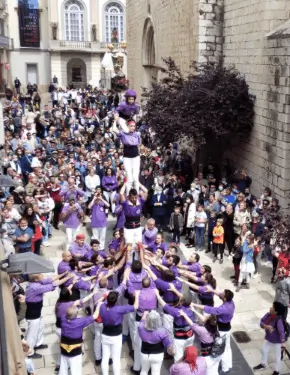 Ambiente festivo en Figueres durante Santa Creu