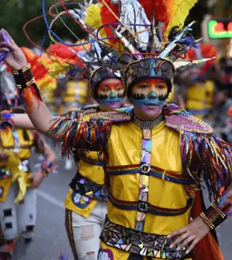 Publicidad exterior en el Carnaval de Gavà