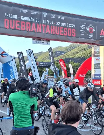 Publicidad exterior durante la Quebrantahuesos Publicidad exterior durante la Quebrantahuesos