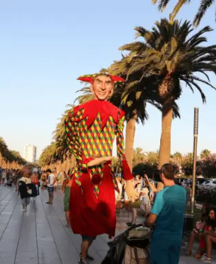 Publicidad exterior durante la Fiesta Mayor de La Pineda Publicidad exterior durante la Fiesta Mayor de La Pineda