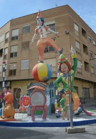 Soportes publicitarios activos durante las fallas de La Vall d'Uixó, con nueve comisiones repartidas por los barrios