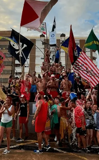 Soportes publicitarios activos durante les Penyes en Festes, las fiestas de agosto de La Vall d'Uixó