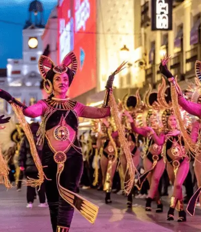 Publicidad exterior durante el Carnaval de Madrid Publicidad exterior durante el Carnaval de Madrid