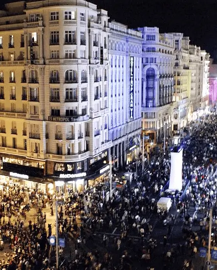 Publicidad exterior durante la Noche en Blanco Publicidad exterior durante la Noche en Blanco en Madrid