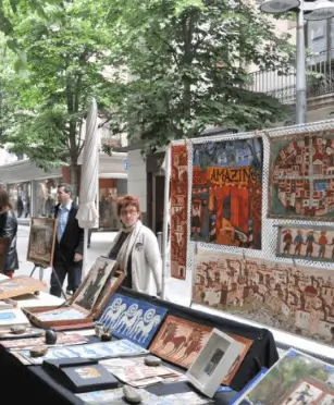 Publicidad exterior durante la Fira d'Art i Cultura de Mataró