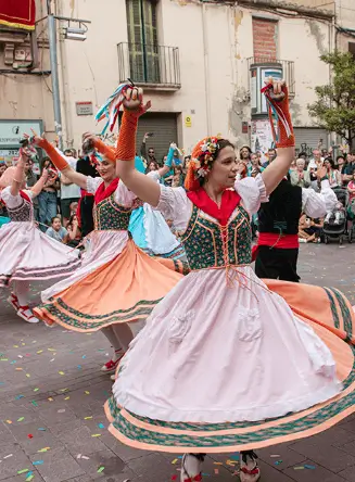 Vallas publicitarias activas durante la Festa Major de finales de mayo en Montcada i Reixac