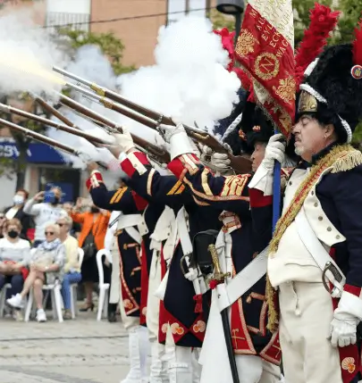 2 de Mayo - Fiesta de la Independencia Publicidad exterior en el 2 de Mayo - Fiesta de la Independencia
