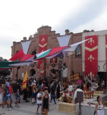 Mercado del Siglo de Oro de Navalcarnero Mercado histórico en el casco antiguo de Navalcarnero