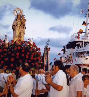 Procesión marinera de la Virgen del Carmen