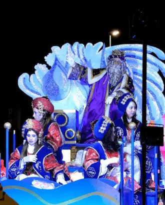 Soportes publicitarios activos durante la Cavalcada de Reis de Sant Joan Despí, del parque de la Fontsanta a Can Negre