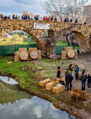 Publicidad exterior en el Mercat Medieval de Vic Publicidad exterior en el Mercat Medieval de Vic
