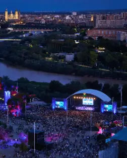 Publicidad exterior durante Vive Latino España en Zaragoza