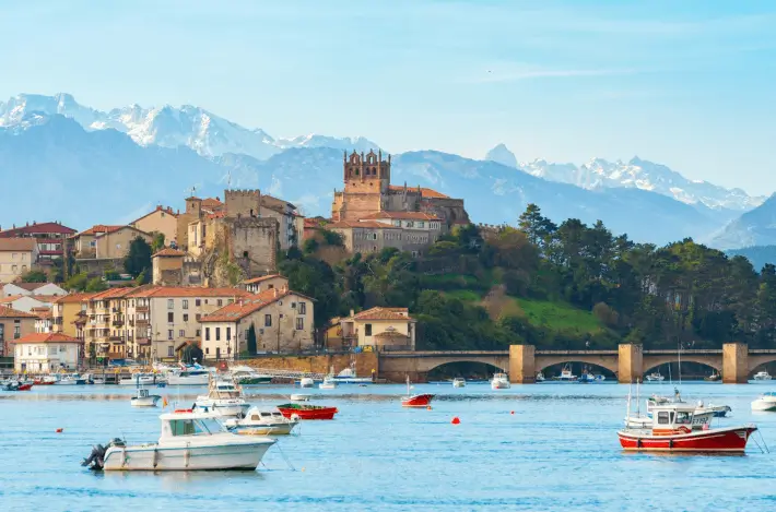 Marquesinas, mupis y termómetros publicitarios de Marco Visual en Cantabria