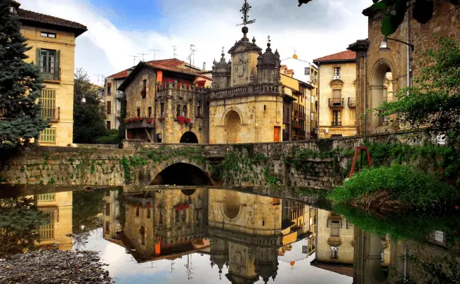 Marquesinas y vallas publicitarias de Marco Visual en Durango